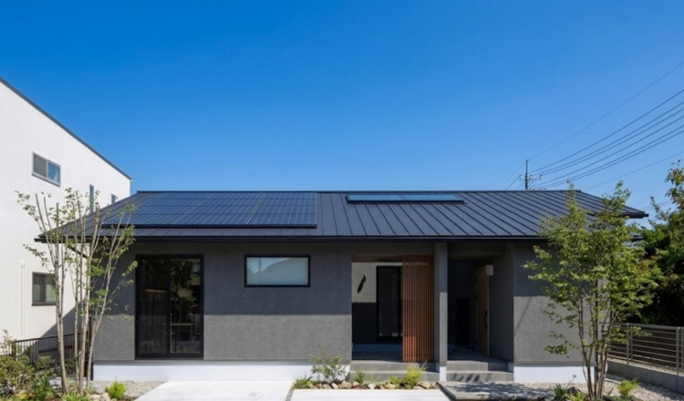 木の温もりを感じる、和モダンな平屋。 写真